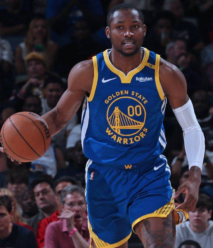 开云娱乐-勇士前途光明！，Ming新星出色发挥表现突出引发球迷热议(光明的未来)